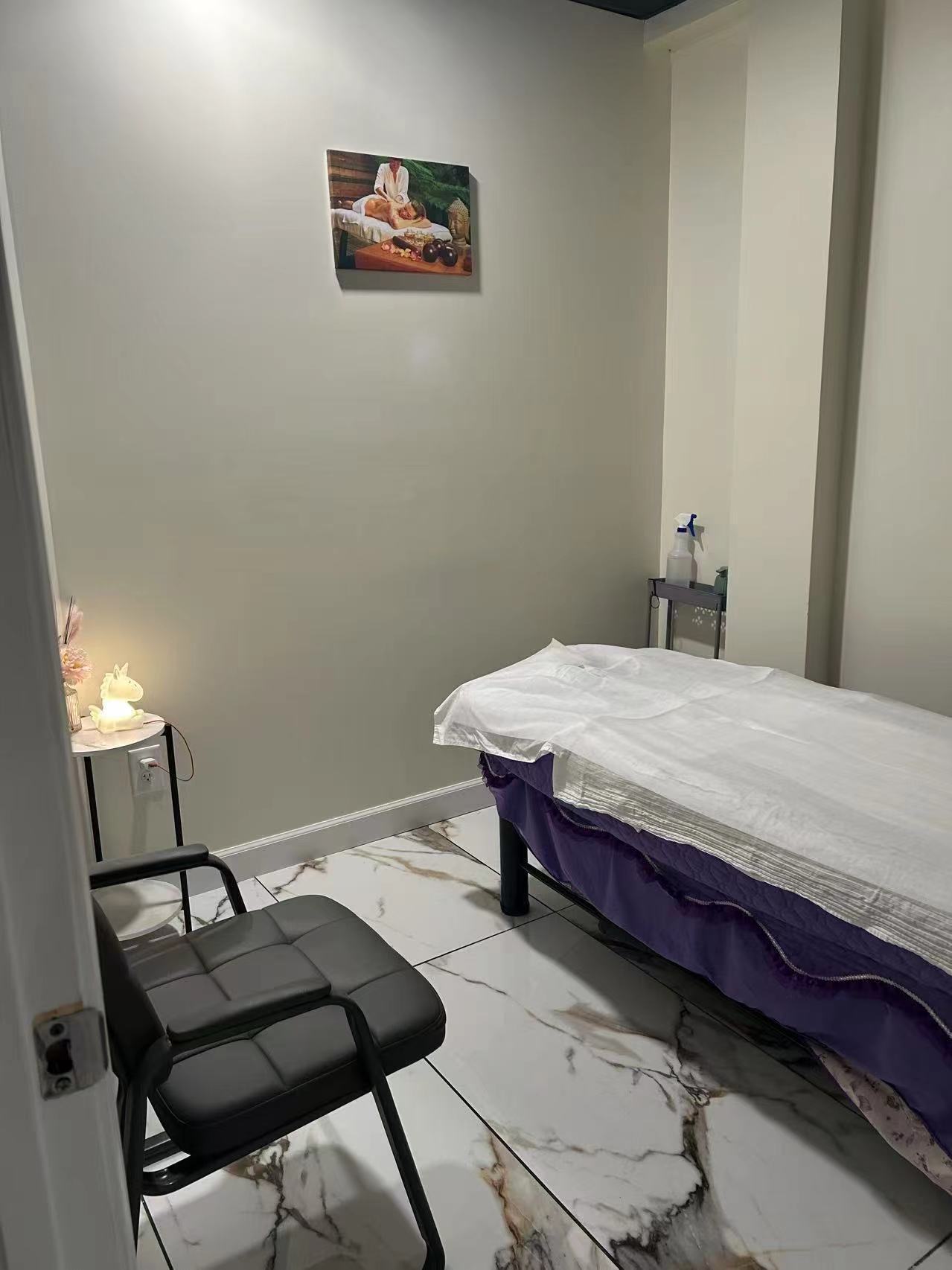 Goldlion Asian Massage